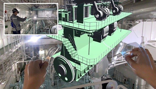 XR기술(갤럭시XR)을 활용해 선박 엔진을 검사하는 모습