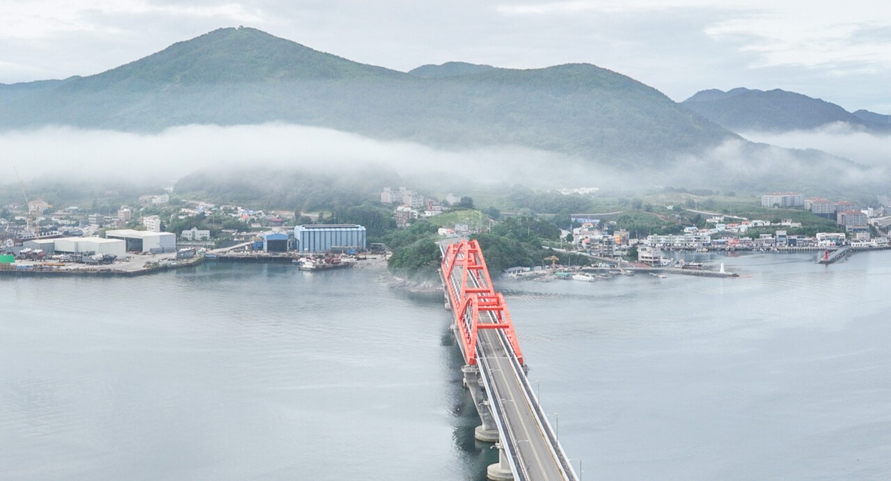 가조도에서 바라본 성포마을