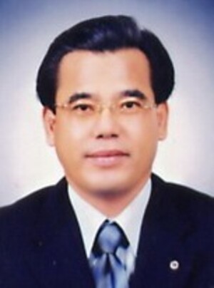 [기고] "행복은 찾는 것이 아니라, 머무는 방식이다."