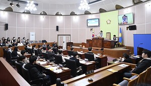 거제시의회, 초·중·고 학생회장단과 모의의회 진행…청소년 의제 2건 표결